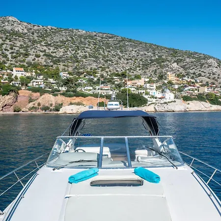 Botel My Zoi Tourlos